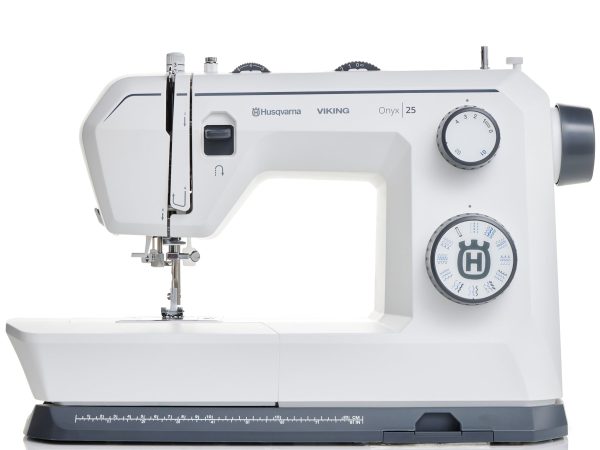 Husqvarna Viking Onyx 25 Mechanical Sewing Machine
